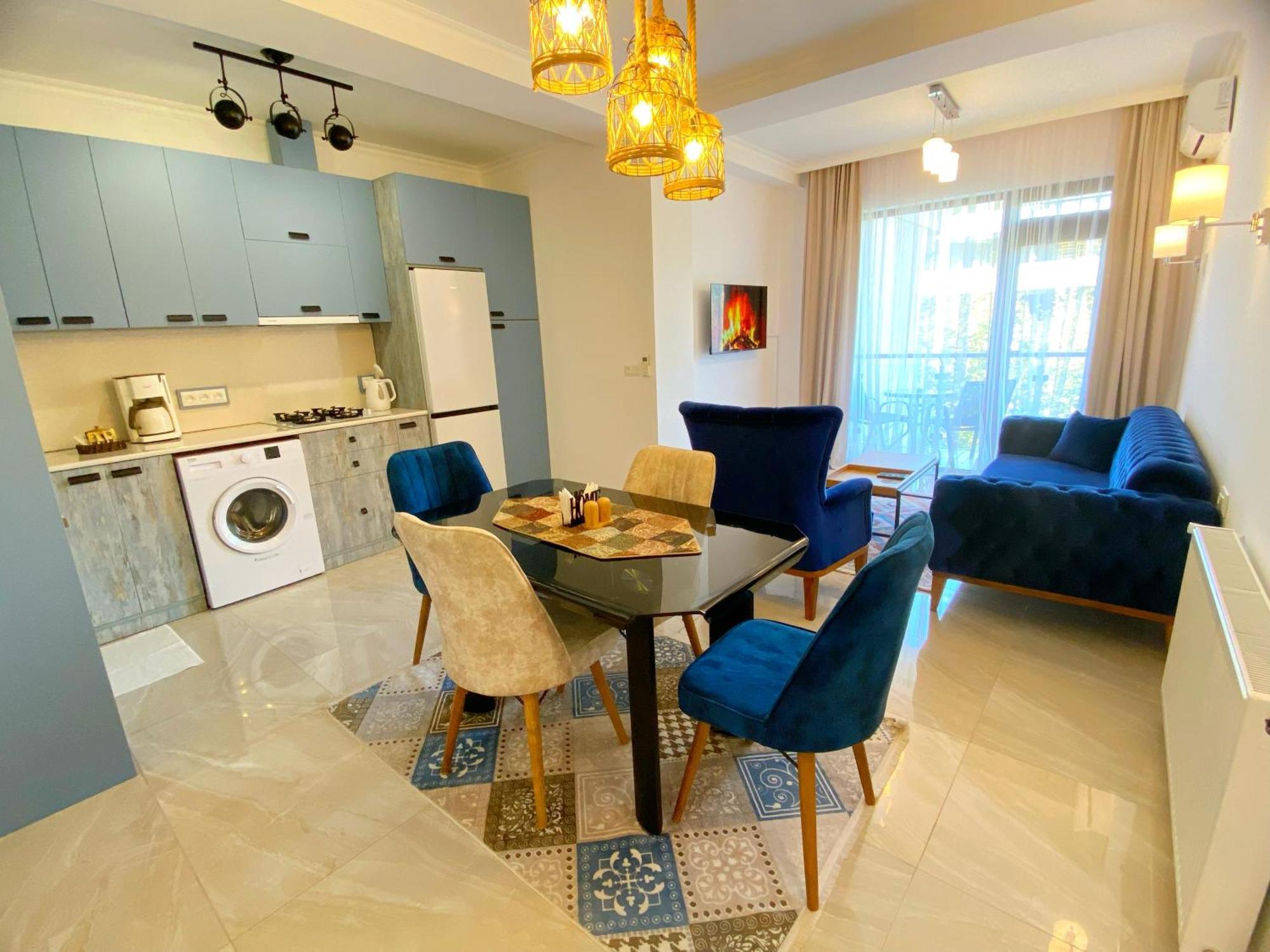 City Heart Luxury Apartment Kutaisi Eksteriør bilde